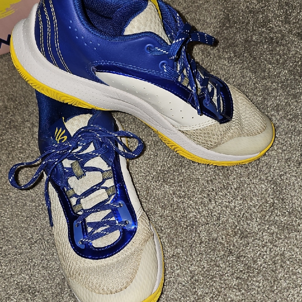 💜Under Armour Blue and White Sneakers